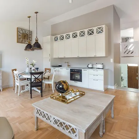 Lesna, Sun & Snow Hel