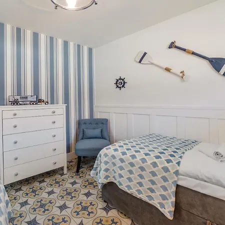 Przestronne Delux Sun & Snow Lesna Apartment Hel