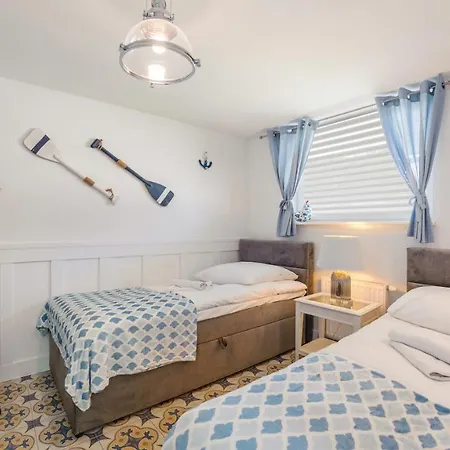 Lesna, Sun & Snow * Hel