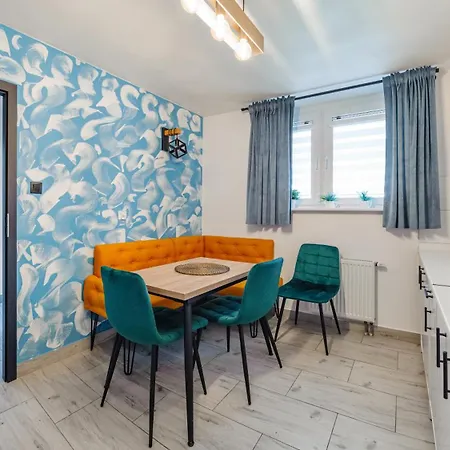 Przestronne Delux Sun & Snow Lesna Apartment *