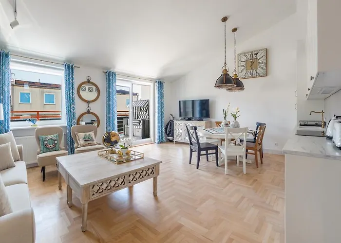 Lesna, Sun & Snow Хель